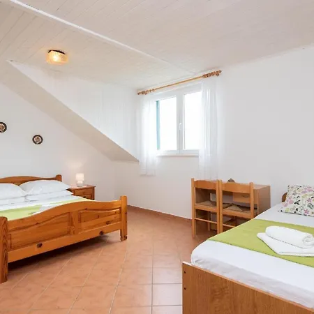 Ferienhaus Fuer 10 Personen In Viganj, Dalmatien Sueddalmatien *