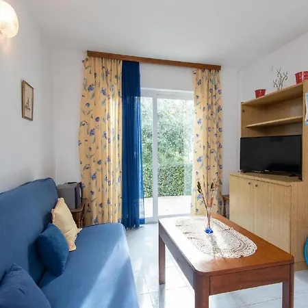 Ferienhaus Fuer 10 Personen In Viganj, Dalmatien Sueddalmatien Holiday home